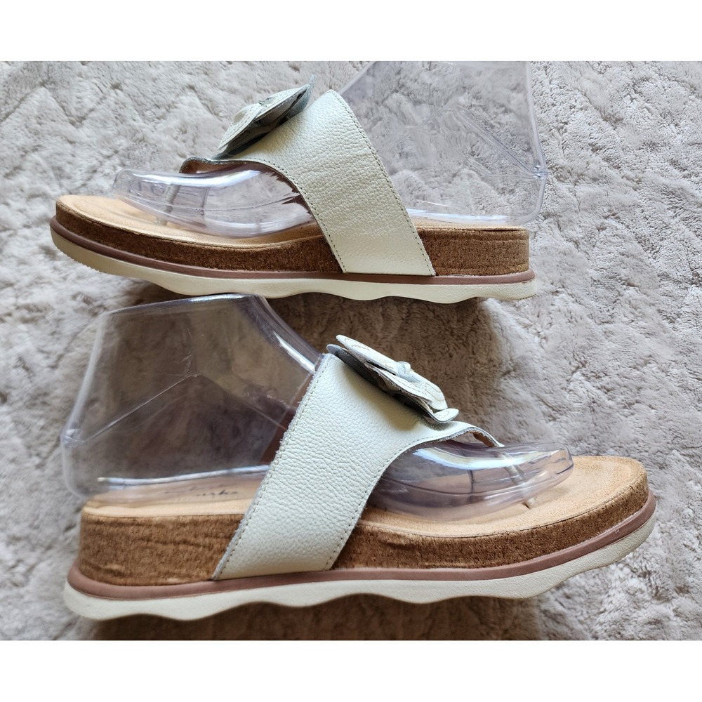 Clarks Brynn White Leather Thong Sandals Womens 6.5 Floral Applique 261651044040 - Picture 9 of 9
